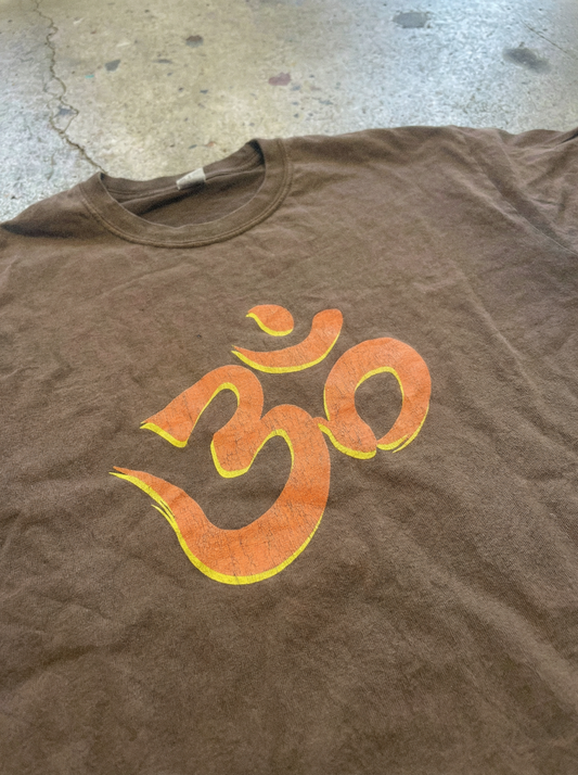 [worn] om tee
